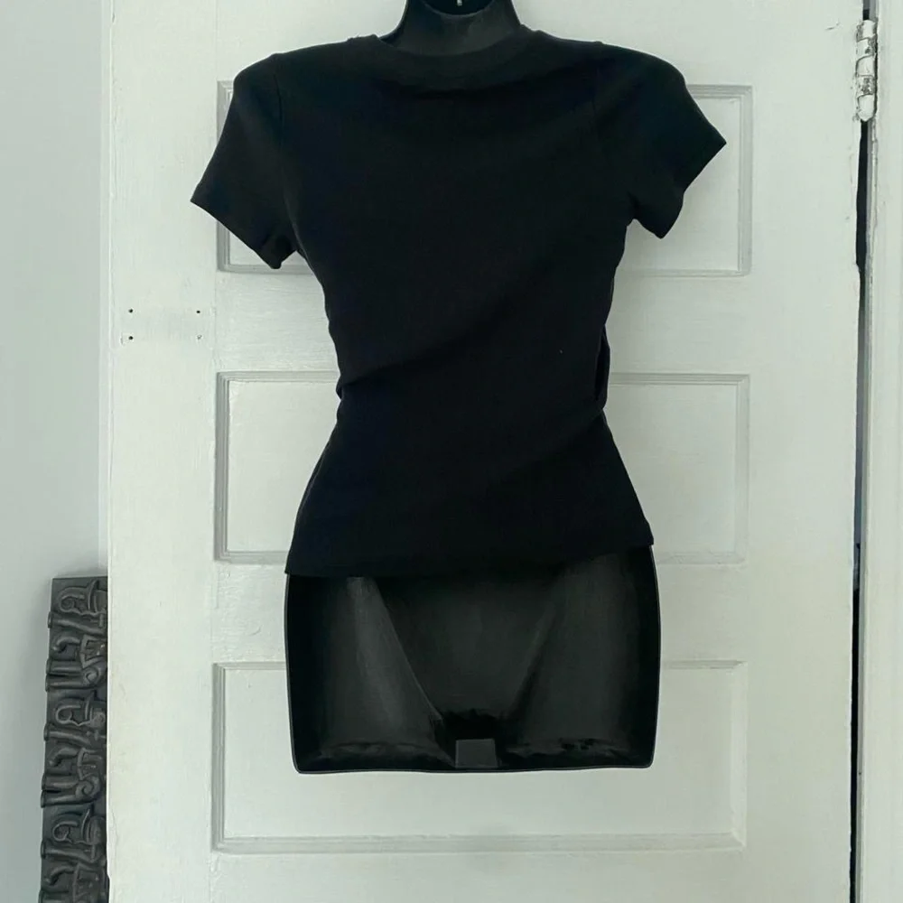 HOLLISTER BRAND NEW WITH TAGS THREE PIECE BUNDLE MEDIUM - Picture 7 of 10